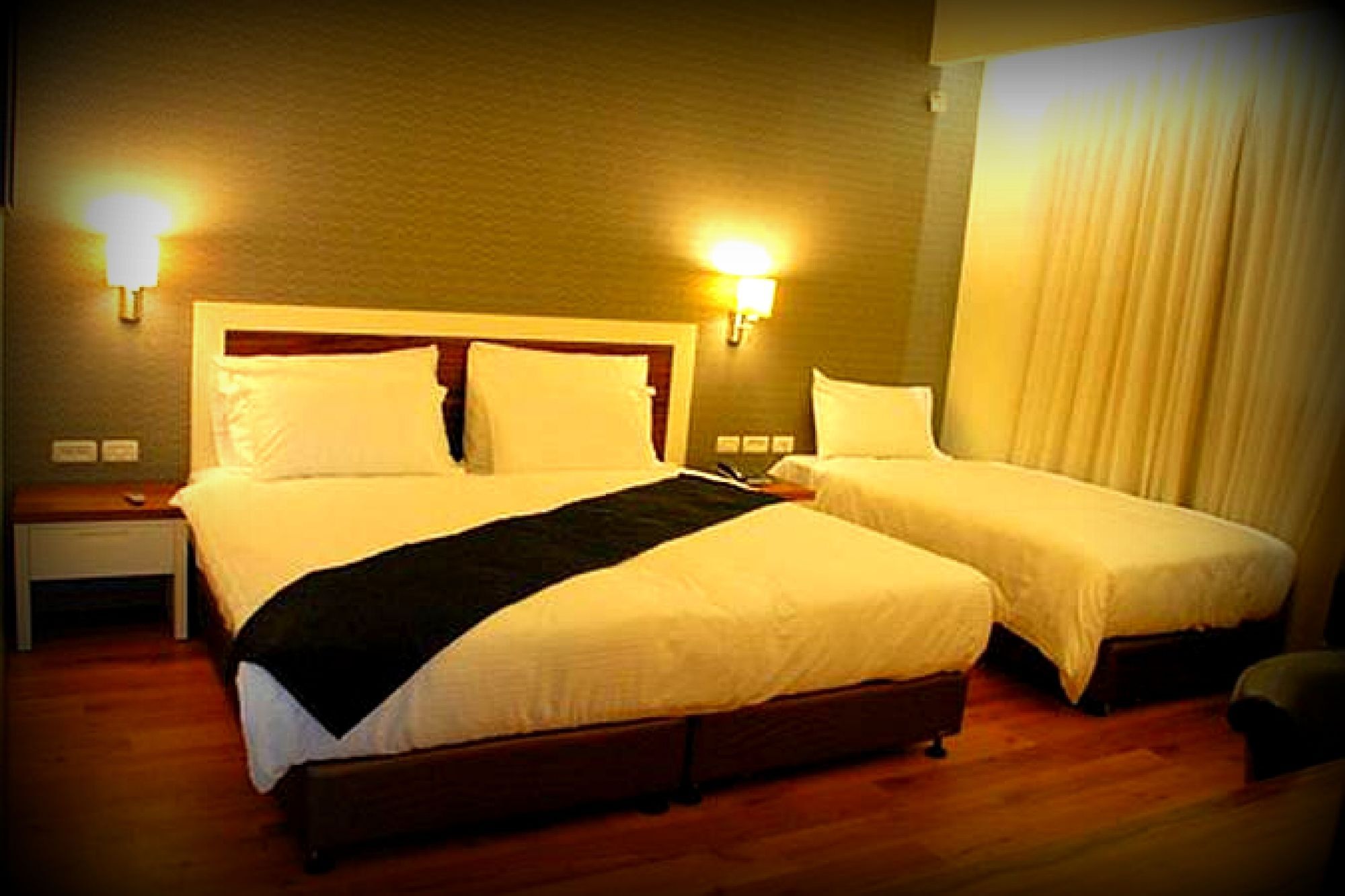 Emily'S Hotel Tiberiade Esterno foto